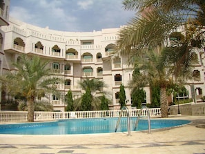 Piscine couverte, piscine extérieure