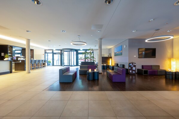 Lobby - Messe & Airport Hotel Stuttgart (Stuttgart)
