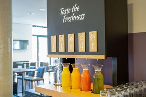 Daily buffet breakfast for a fee - Messe & Airport Hotel Stuttgart (Stuttgart)