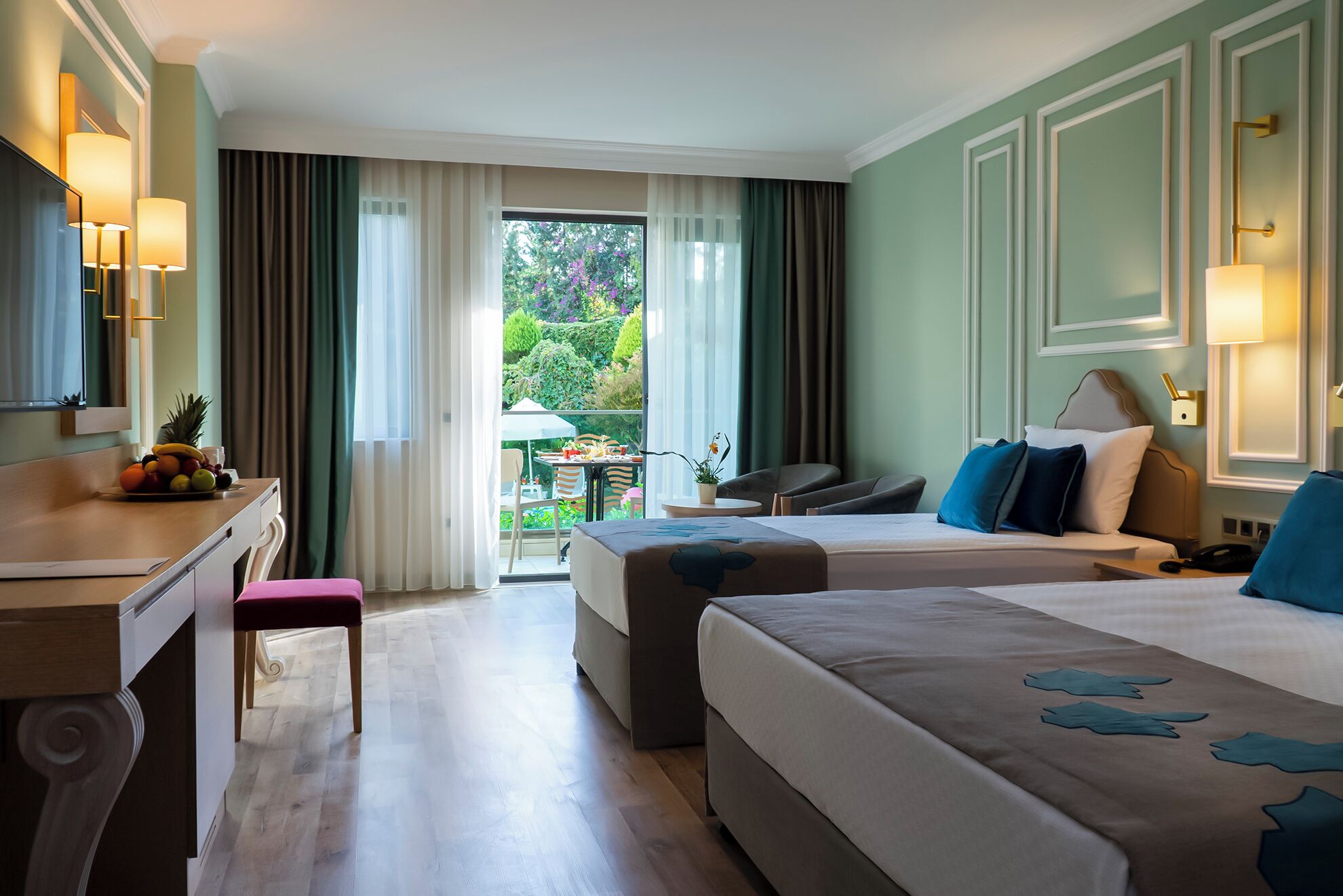 Free minibar, WiFi, bed sheets