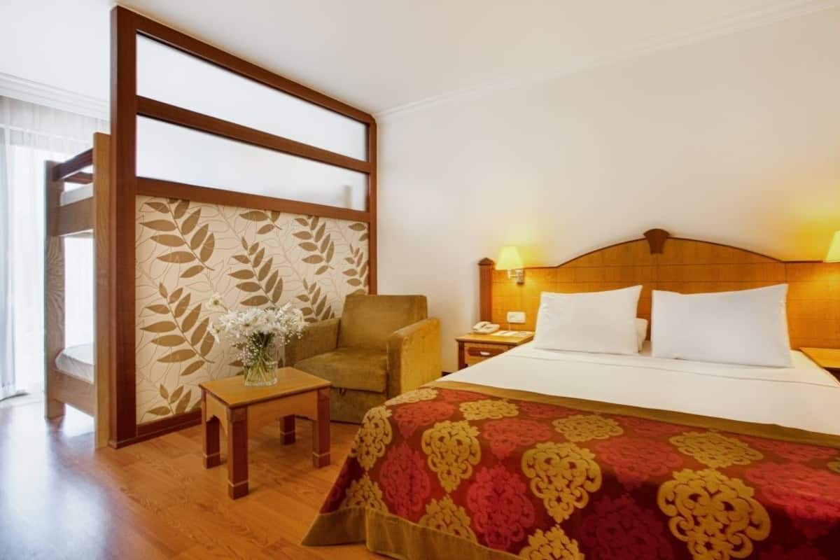 Family Room | Free minibar, WiFi, bed sheets