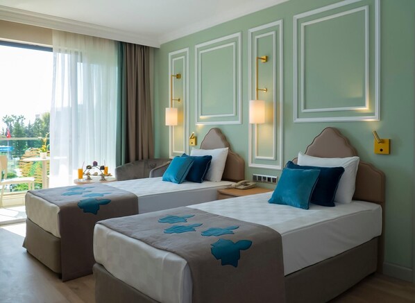 Free minibar, WiFi, bed sheets
