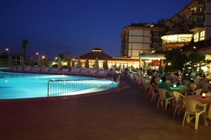 4 restaurants, breakfast, lunch, dinner served; Turkish cuisine 