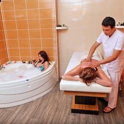 Sauna, steam room, Turkish bath, facials, 5 treatment rooms