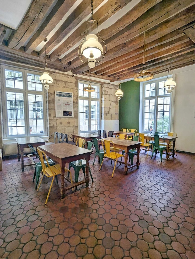 Auberge de jeunesse Fourcy - MIJE Marais by null