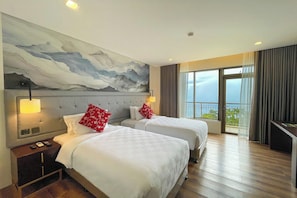 Deluxe Lakeview Twin (Newly Renovated)