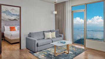 Minibar, in-room safe, desk, laptop workspace