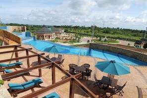 Outdoor pool - Summit Ridge Tagaytay (Tagaytay)
