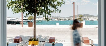 เรียนส์ ลา มารีน่า