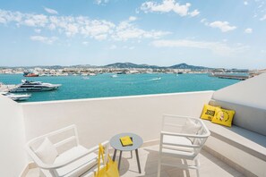 Cobertura premium, terraço, vista para o mar (Building A) | Escrivaninha, ferros/tábuas de passar roupa, Wi-Fi de cortesia