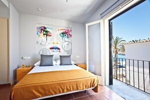 Quarto casal premium, vista para o mar (Building A) | Escrivaninha, ferros/tábuas de passar roupa, Wi-Fi de cortesia