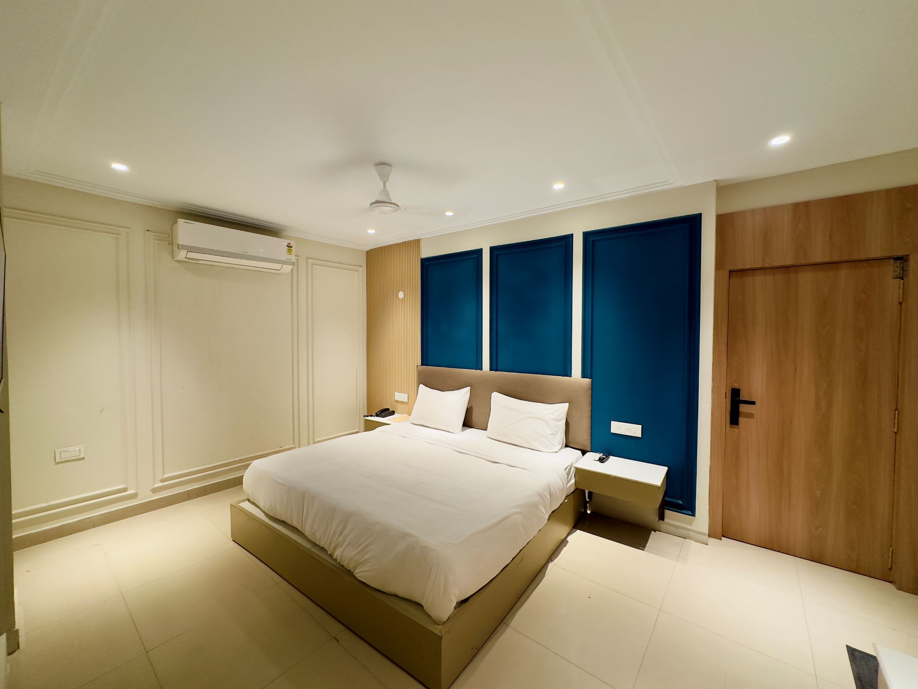 Phòng Deluxe | Bộ trải giường bằng vải cotton Ai Cập, bộ đồ giường cao cấp 