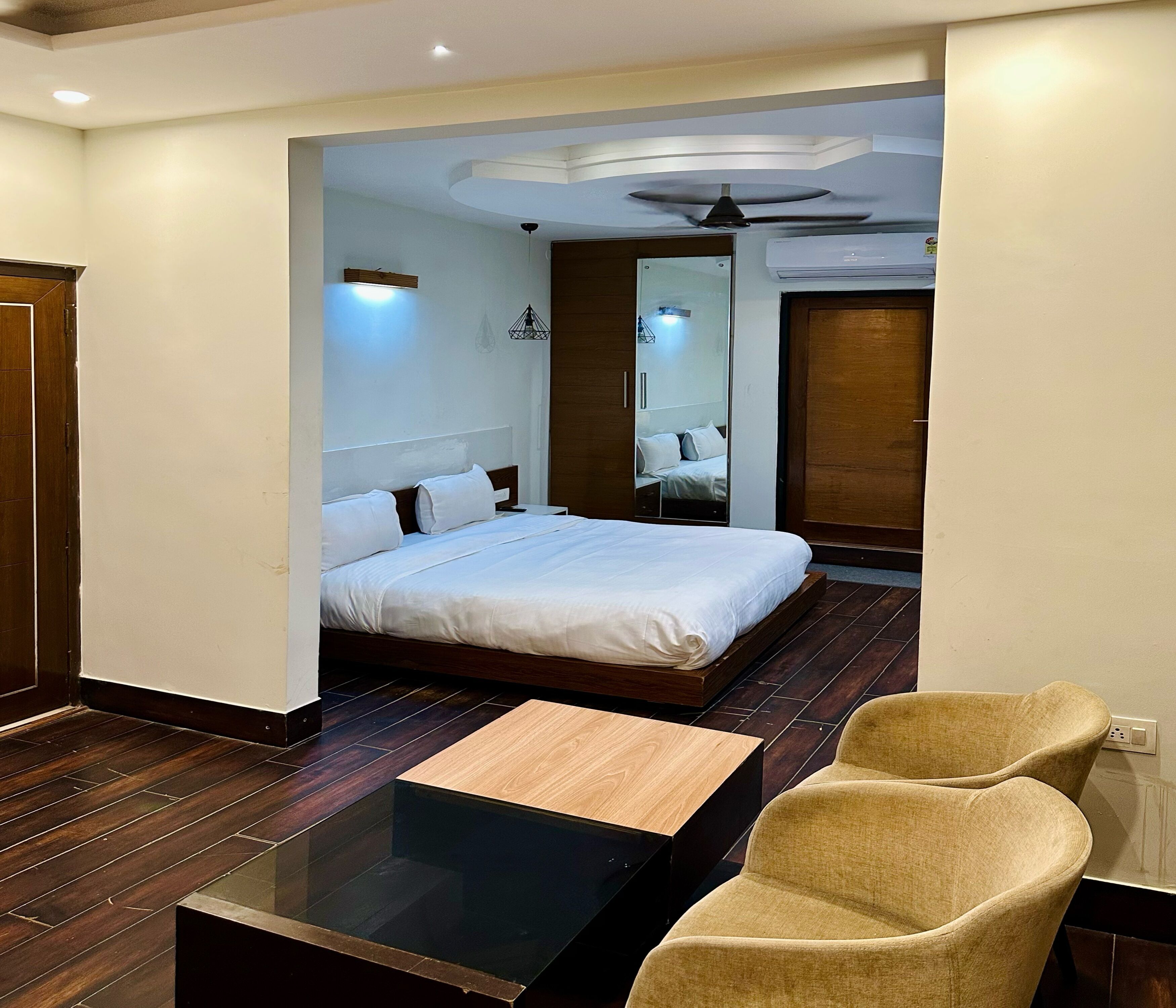 Luxury Room | Egyptian cotton sheets, premium bedding, individually decorated