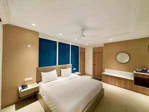 Deluxe Room | Egyptian cotton sheets, premium bedding, individually decorated - Hotel Himalaya Haridwar @ Har Ki Pauri Road (Haridwar)