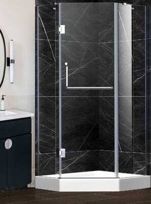 Luxe suite, 1 queensize bed, privébadkamer | Badkamer | Een douche, een hydromassagedouche, gratis toiletartikelen