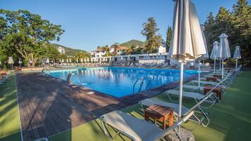 Seasonal outdoor pool