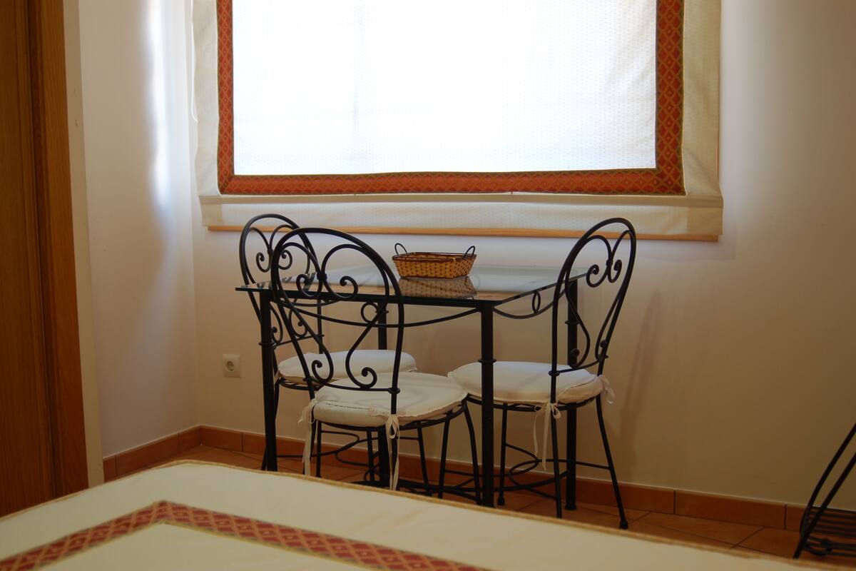 1 bedroom, soundproofing, iron/ironing board, free WiFi