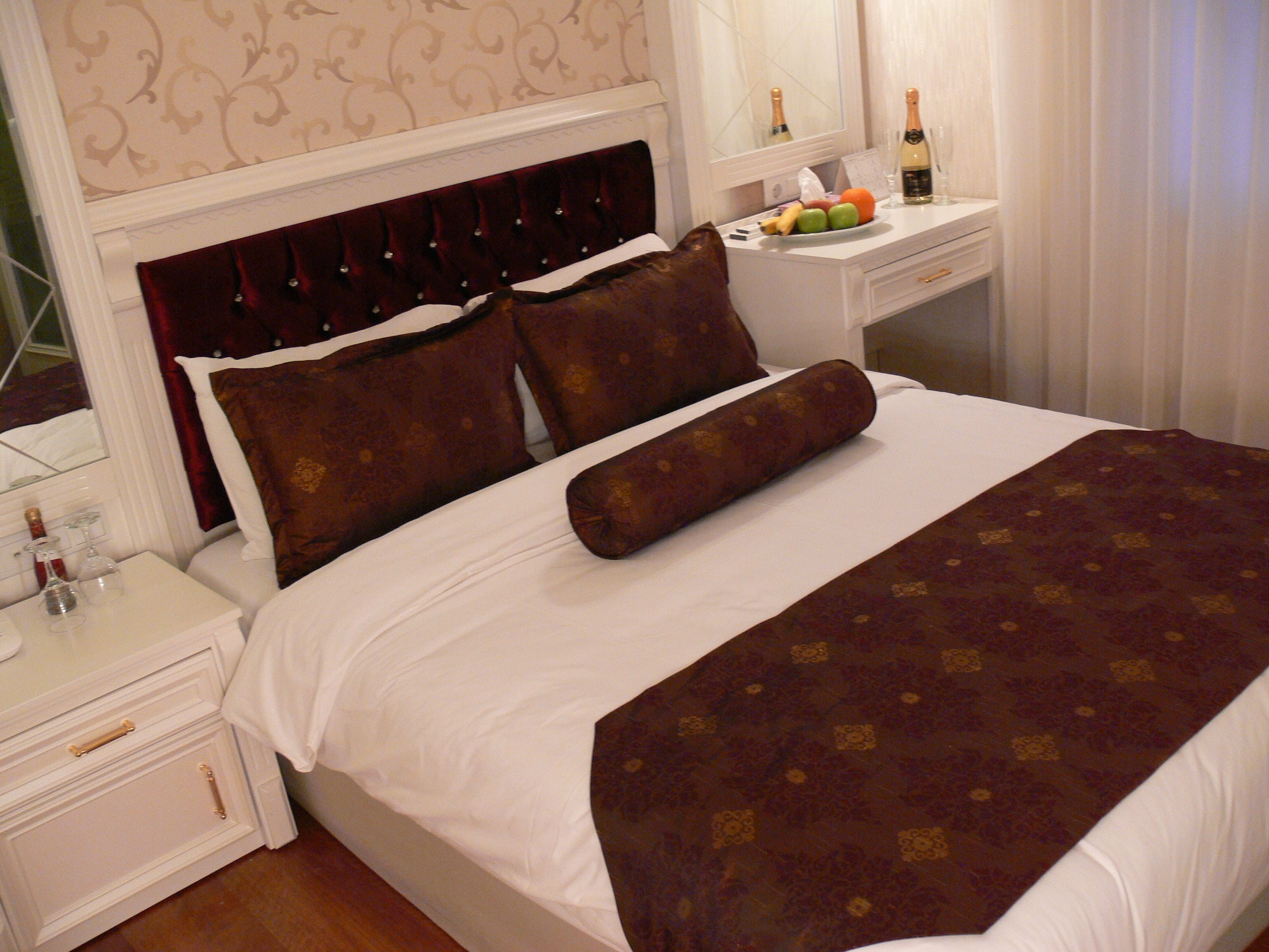 1 bedroom, premium bedding, minibar, in-room safe