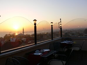 Terrace/patio - Hotel Coliseum (Istanbul)