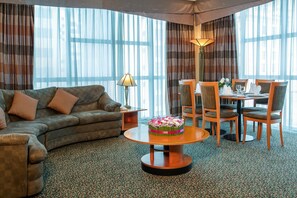 Royal Suite, 2 Bedrooms | In-room dining