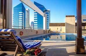 Outdoor pool, open 9 AM to 6 PM, free cabanas, pool umbrellas - Gulf Court Hotel (Manama)
