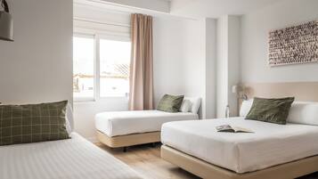 Standard Quadruple Room | In-room safe, blackout drapes, free cribs/infant beds, rollaway beds