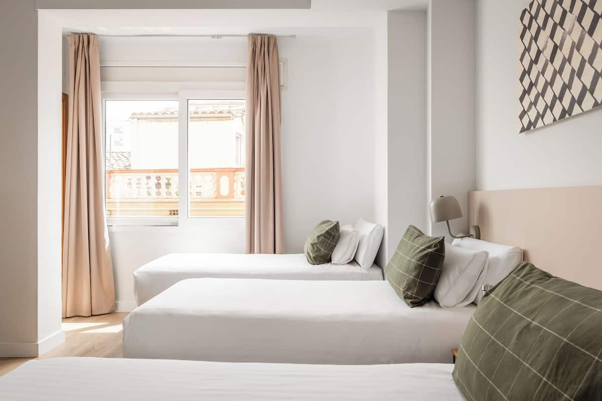 triple room | 1 bedroom, in-room safe, blackout curtains, free cots/infant beds