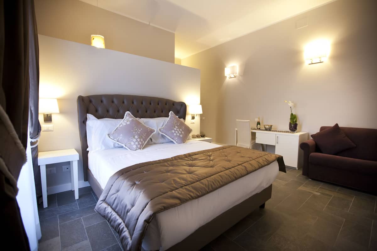 Junior Room, 1 King Bed with Sofa bed
