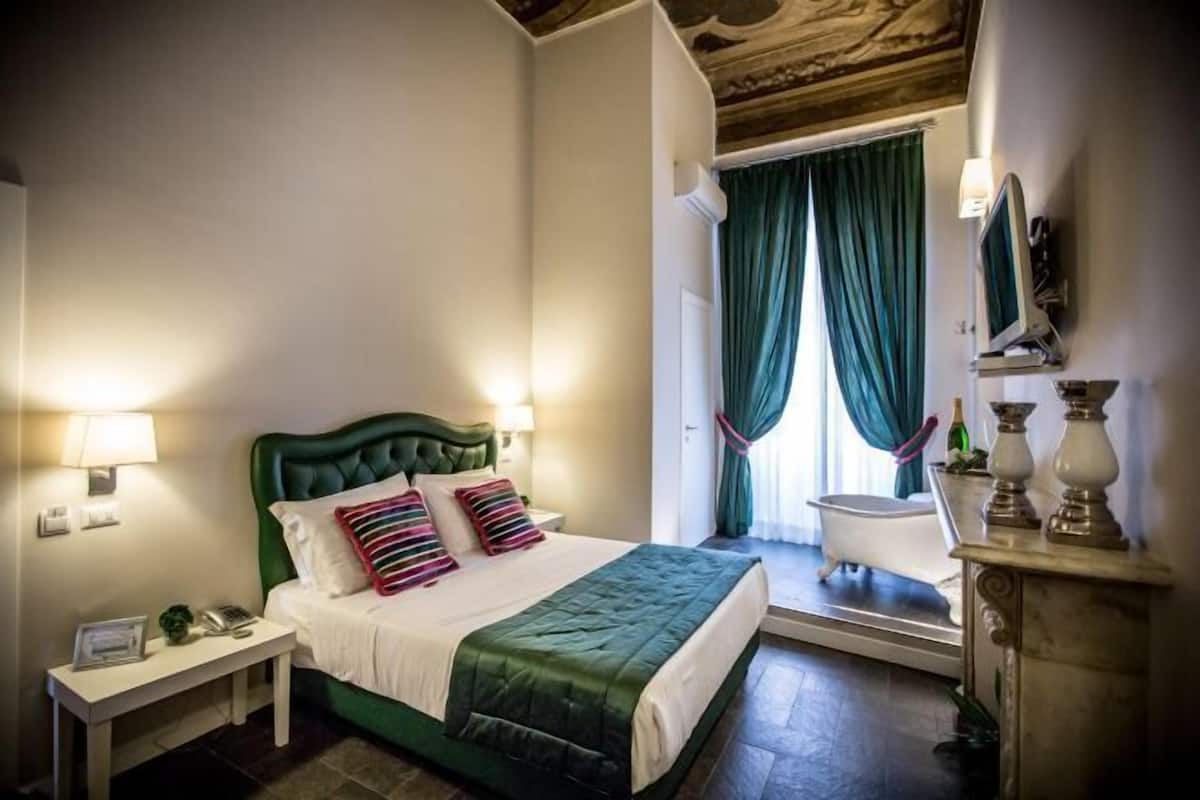 1 bedroom, minibar, in-room safe, desk