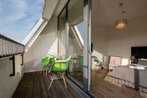 Deluxe Penthouse, Balcony | Balcony - Apartments Rosenthal Residence (Berlin)