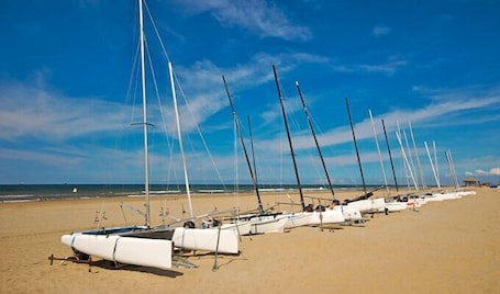 Beach nearby, sun loungers