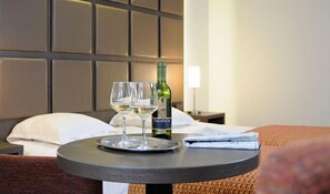 Down comforters, in-room safe, desk, cribs/infant beds - Adagio hotel (Knokke-Heist)