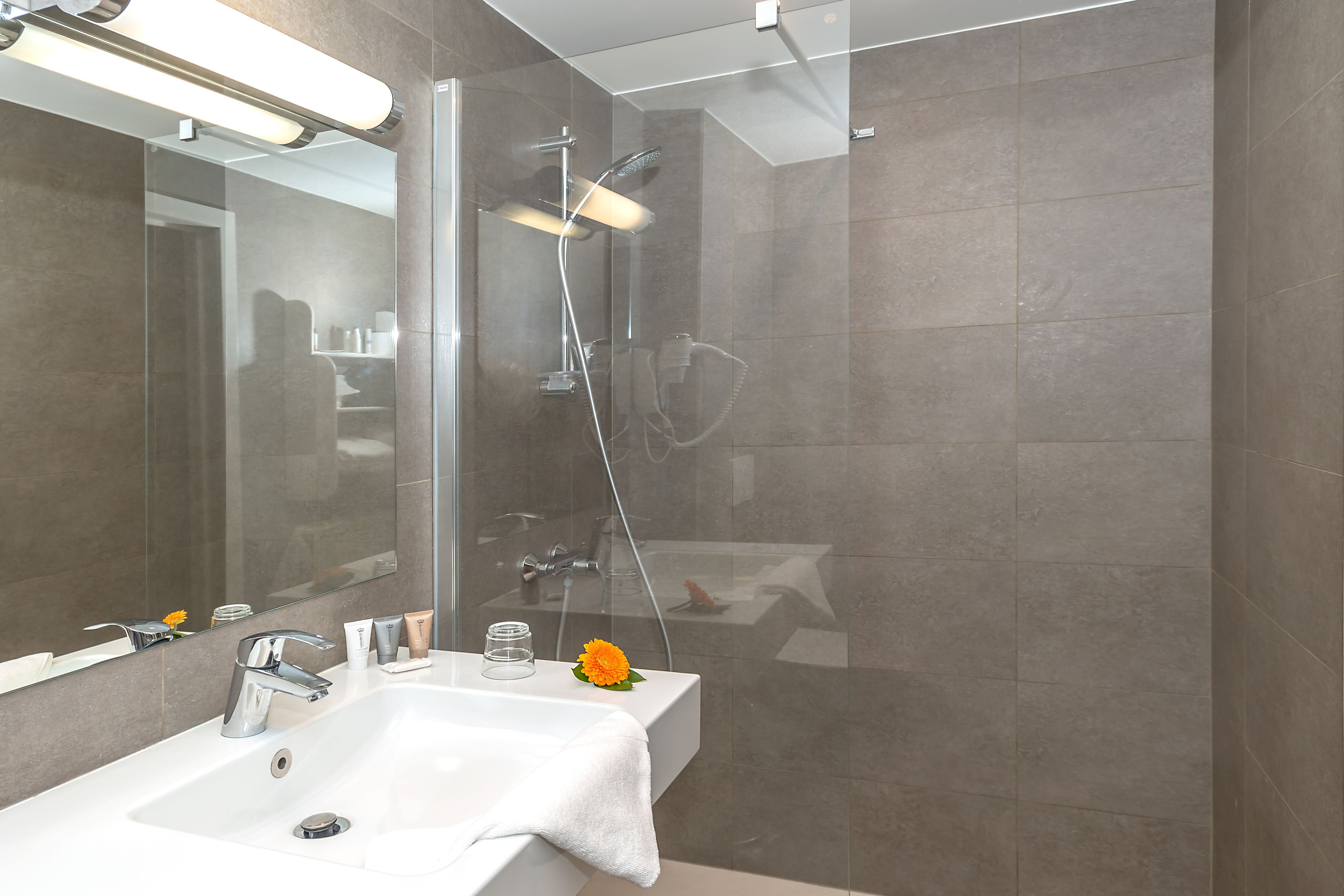 superior twin room | bathroom | free toiletries, hair dryer, towels