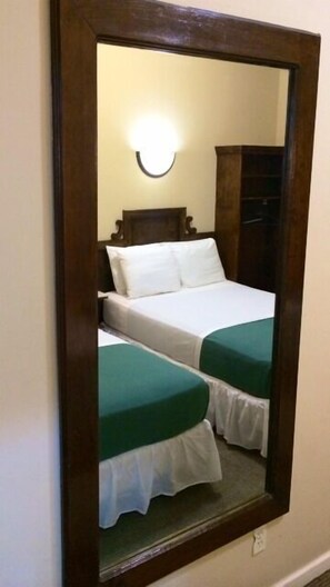 2 Full Size Beds | 免费 WiFi、床单