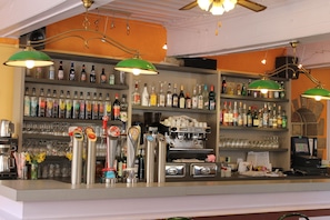 Bar (en la propiedad)