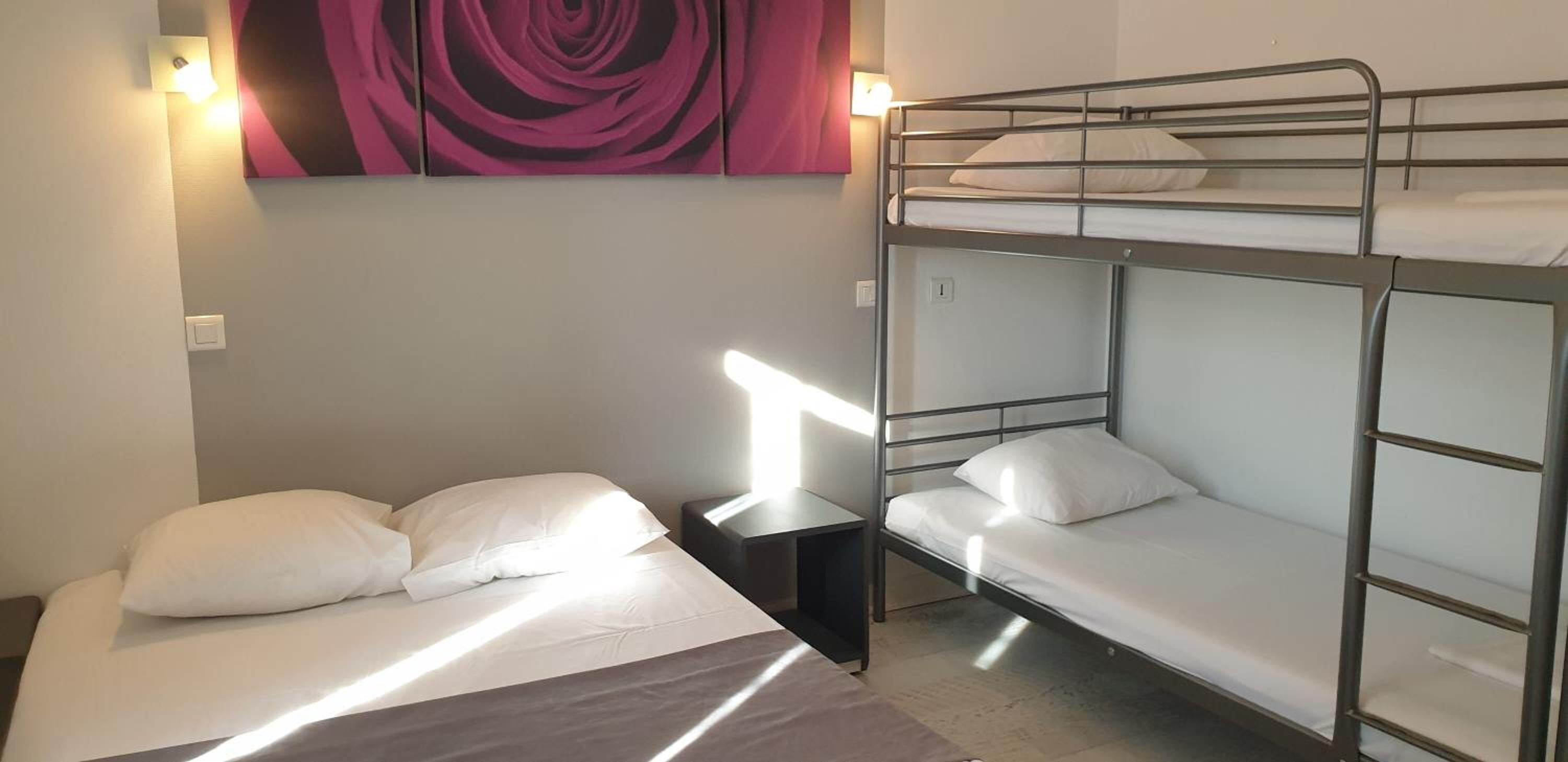 Comfort Quadruple Room | Desk, free WiFi, bed sheets
