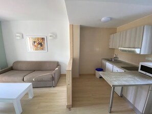 Departamento superior, balcón | Caja de seguridad en la habitación, insonorización y cunas gratuitas 