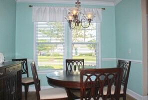 Townhome, 3 Bedrooms | Dining