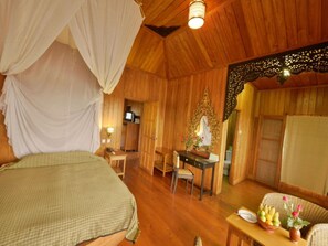 Junior Suite | Minibar, in-room safe, desk, blackout curtains - Shwe Inn Tha Floating Resort Hotel (Nyaungshwe)