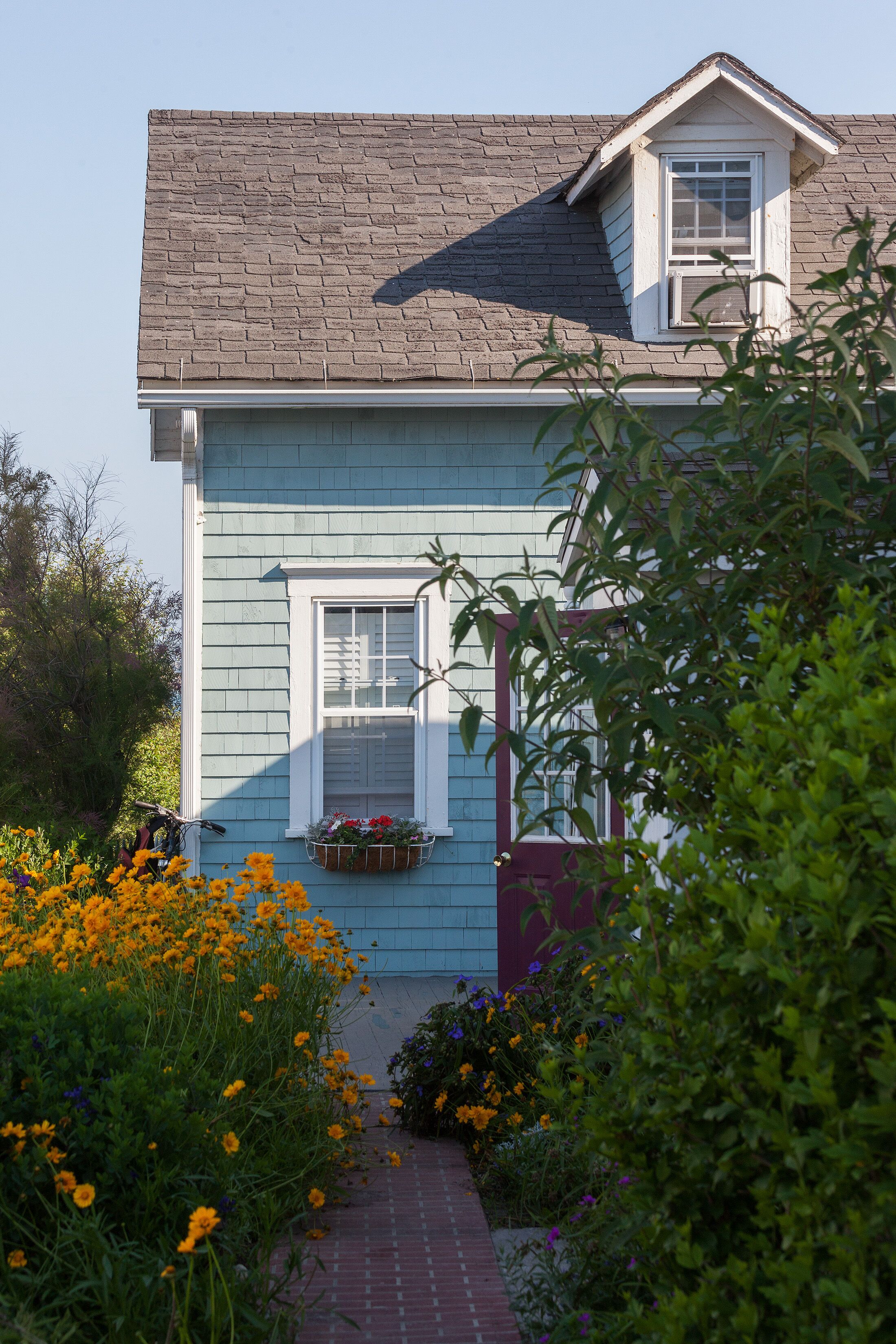 Dory Cottage (Pet Friendly) | Iron/ironing board, bed sheets