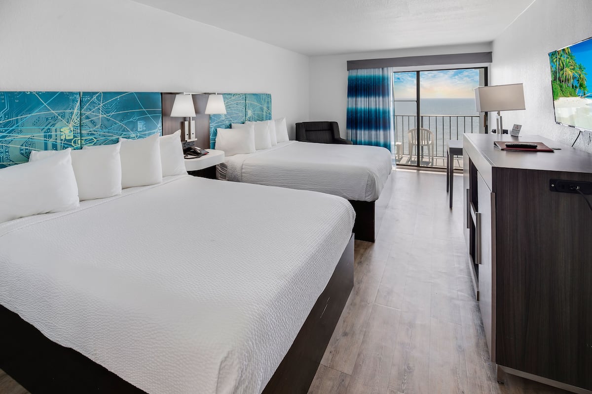 Standard 2 Queen Beds Oceanfront Room
