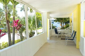 Charming 1 Bedroom Cottage Unit #21 (at Tropical Breeze) | Terrace/patio - Tropical Breeze Beach Club (Holmes Beach)