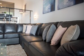 Flachbildfernseher, DVD-Player