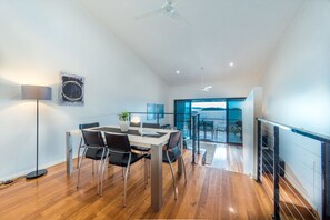 Dining - Panorama 11 (Whitsundays)