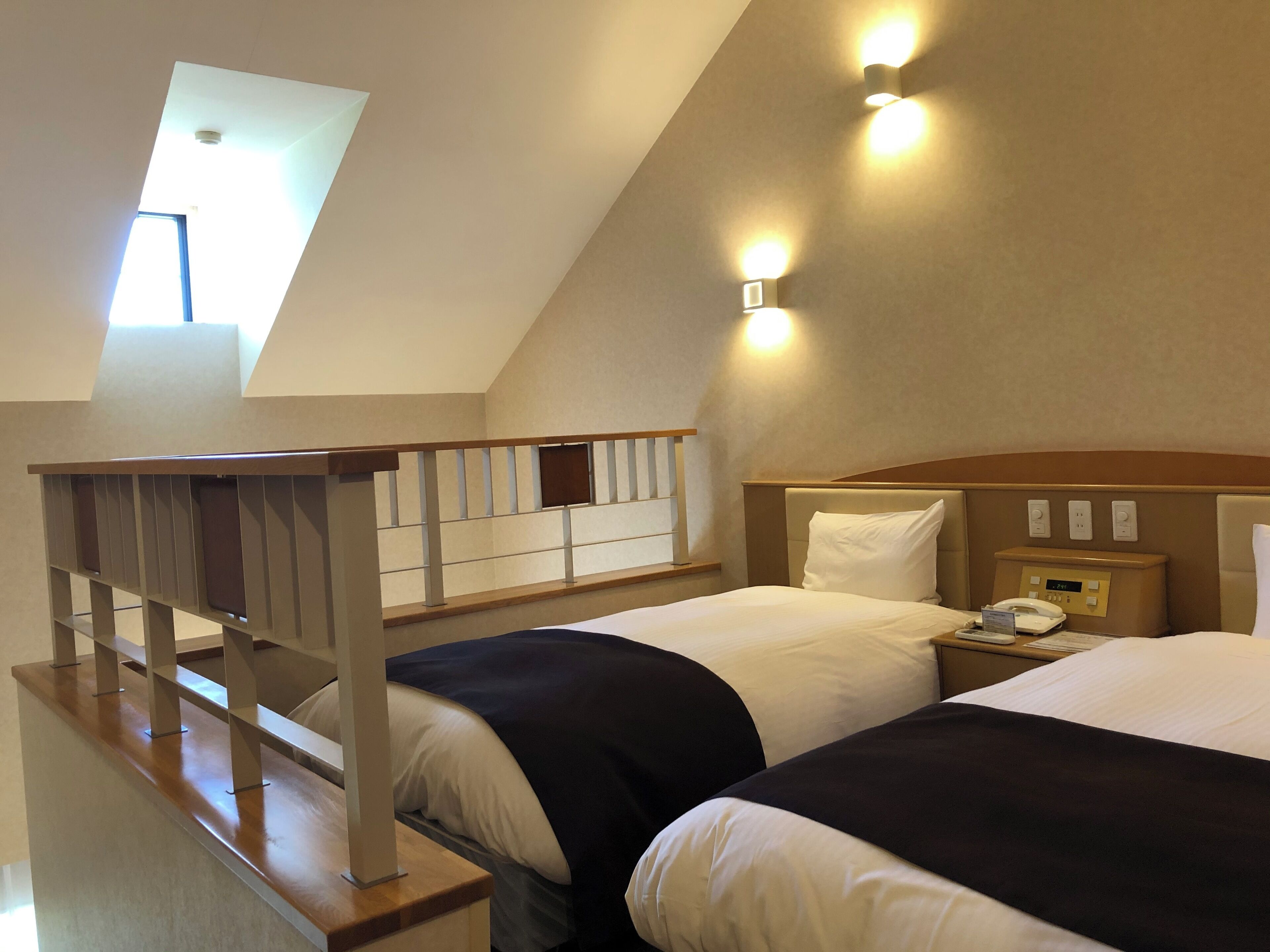 Premium bedding, in-room safe, desk, free WiFi