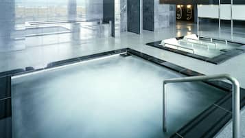 Indoor spa tub