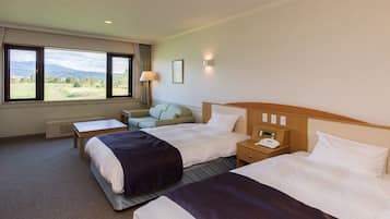 Triple Room, Mountain View | Premium bedding, in-room safe, desk, free WiFi