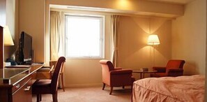 Desk, free WiFi, bed sheets