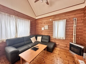 Three Bedroom Loghouse Darwin