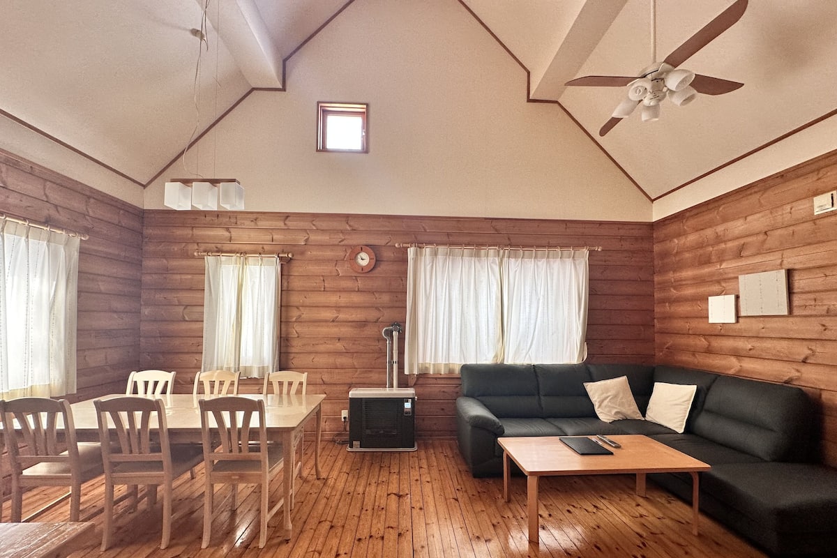 Three Bedroom Loghouse Darwin